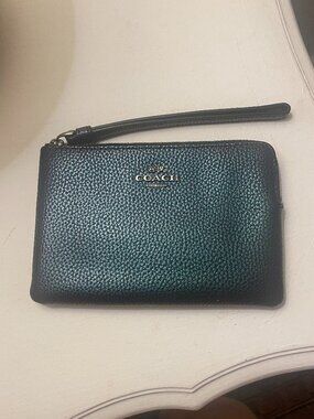 RARE Limited Edition Coach Hologram Oil Slick Corner Zip Wristlet with Dust Bag